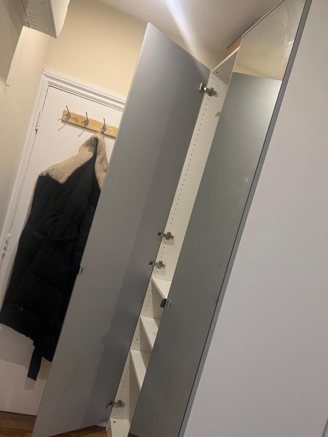 런던 Large Modern Studio Flat 아파트 외부 사진