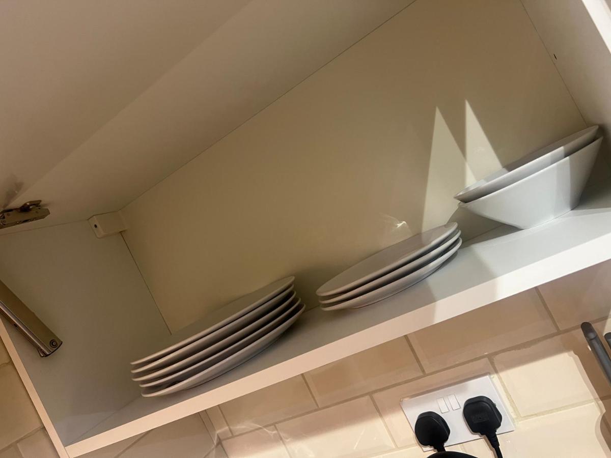 런던 Large Modern Studio Flat 아파트 외부 사진